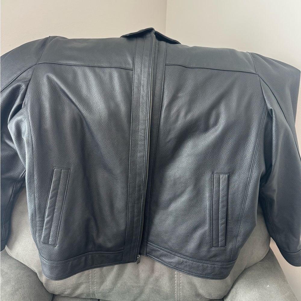 Roundtree & Yorke Women's Classic Black Leather Jacket